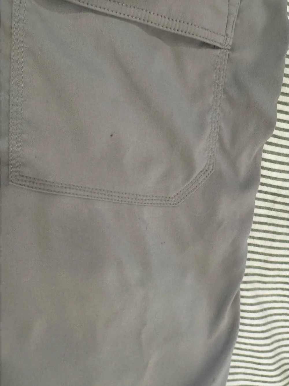 prAna | Stretch Zion Cargo Hiking Shorts Grey | 36W x 10L | Style M3ST10117